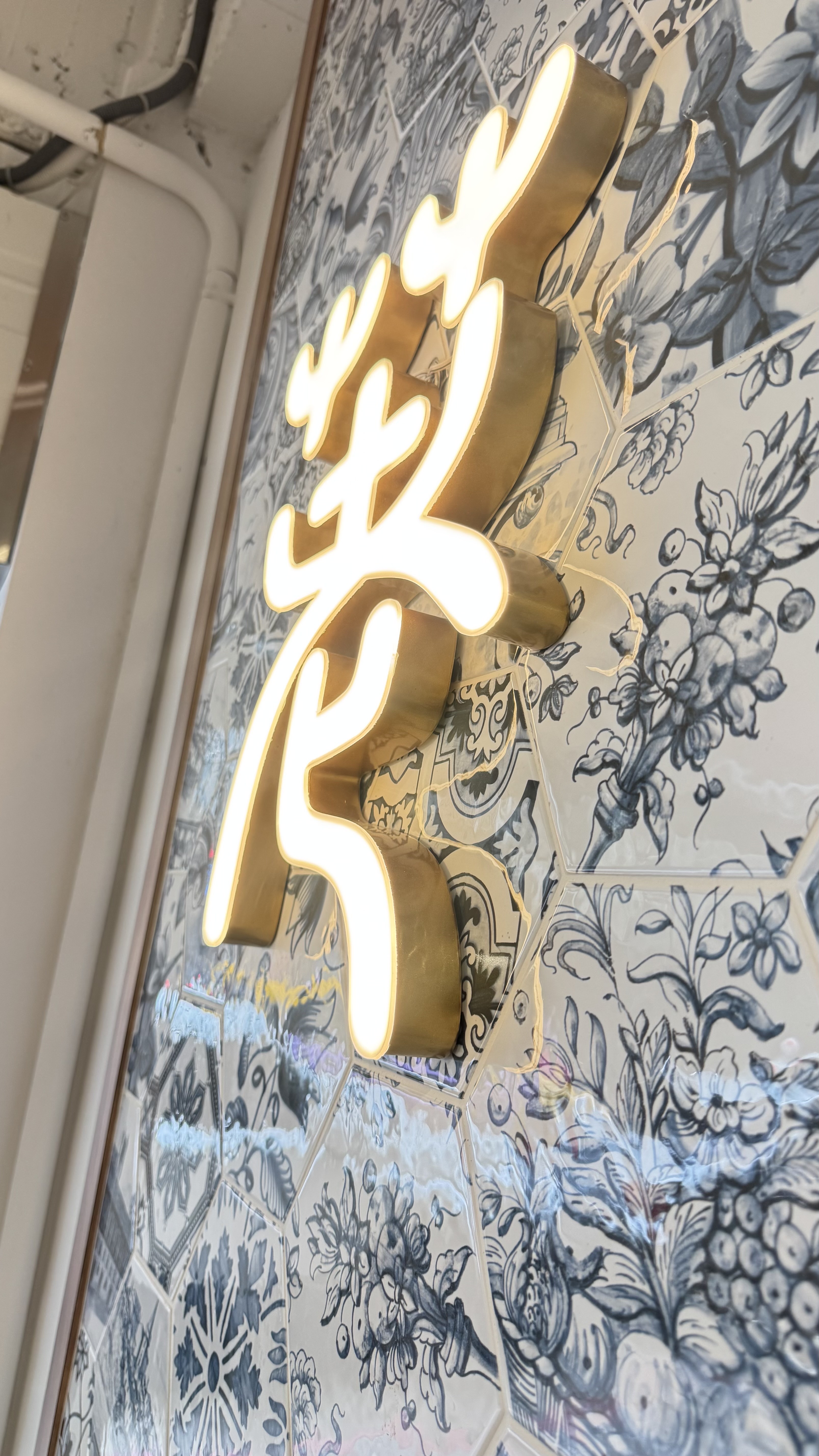鍍鈦立體字特寫