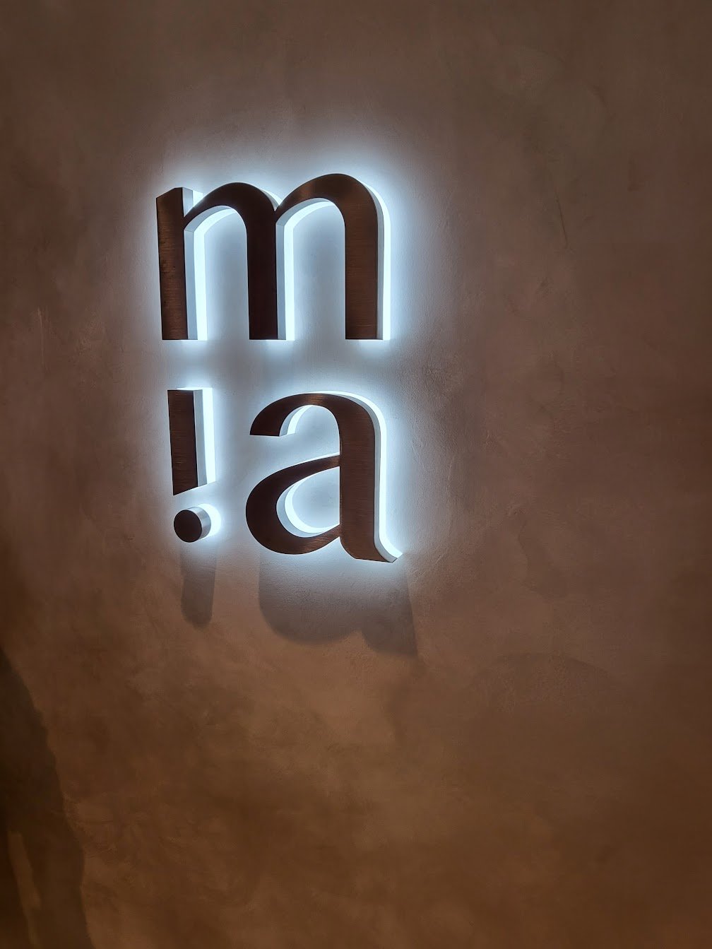 miacucina 內湖二店 背發光形象牆