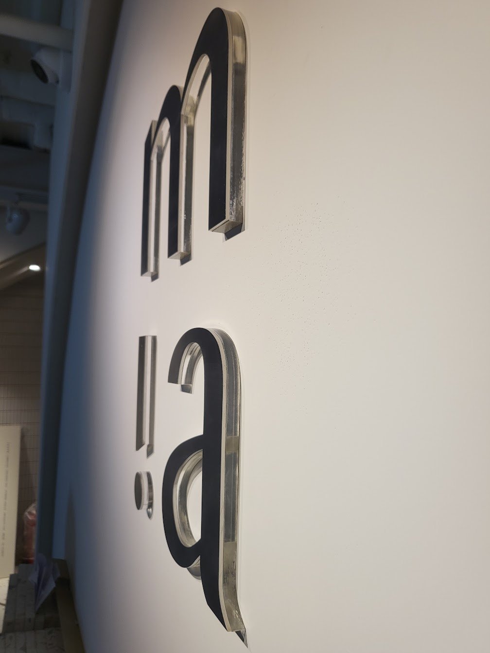 miacucina 內湖一店 黑面壓克力立體字